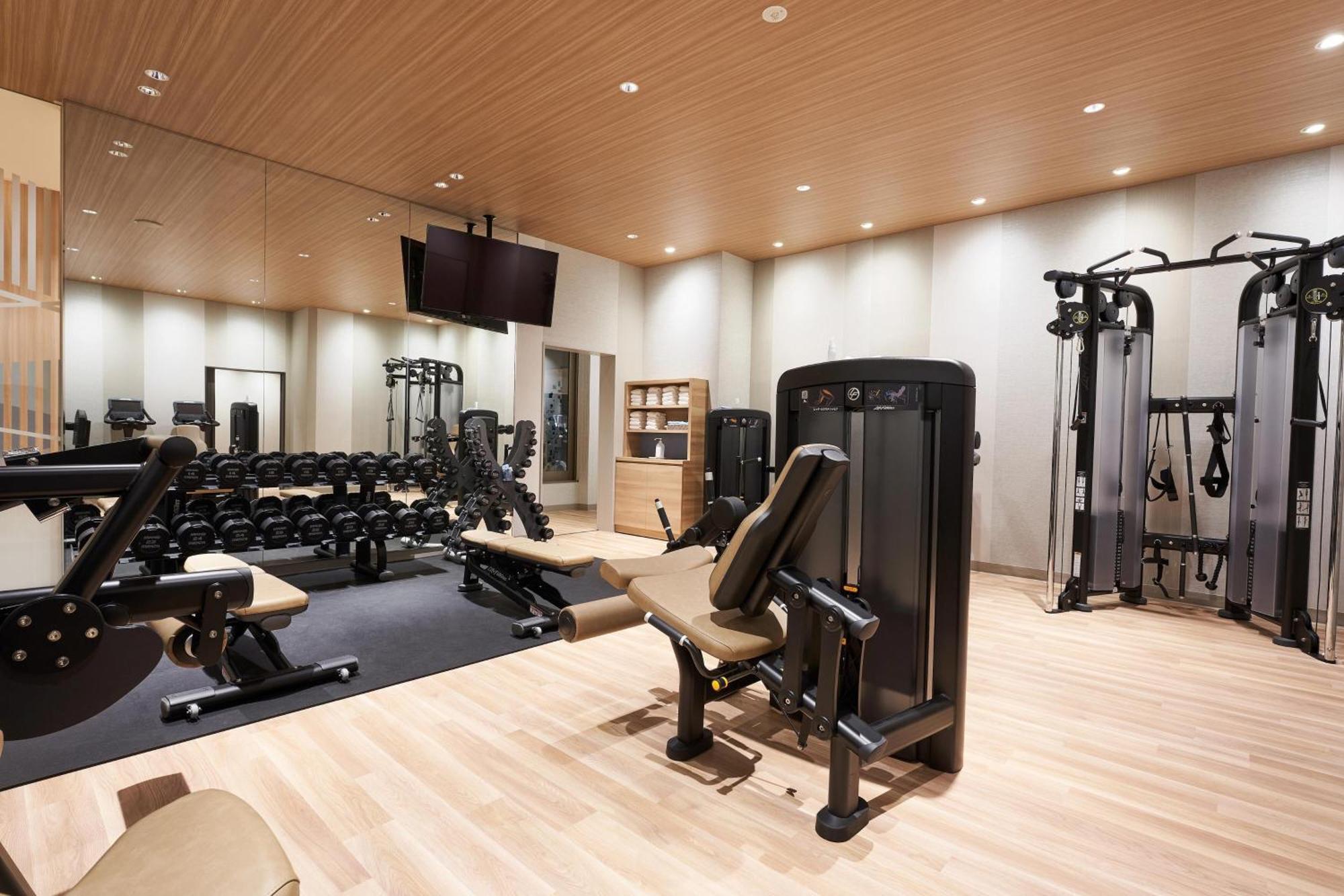 Sheraton Grande Tokyo Bay Hotel Urayasu Exterior photo The gym at the 100 East 53rd Street building