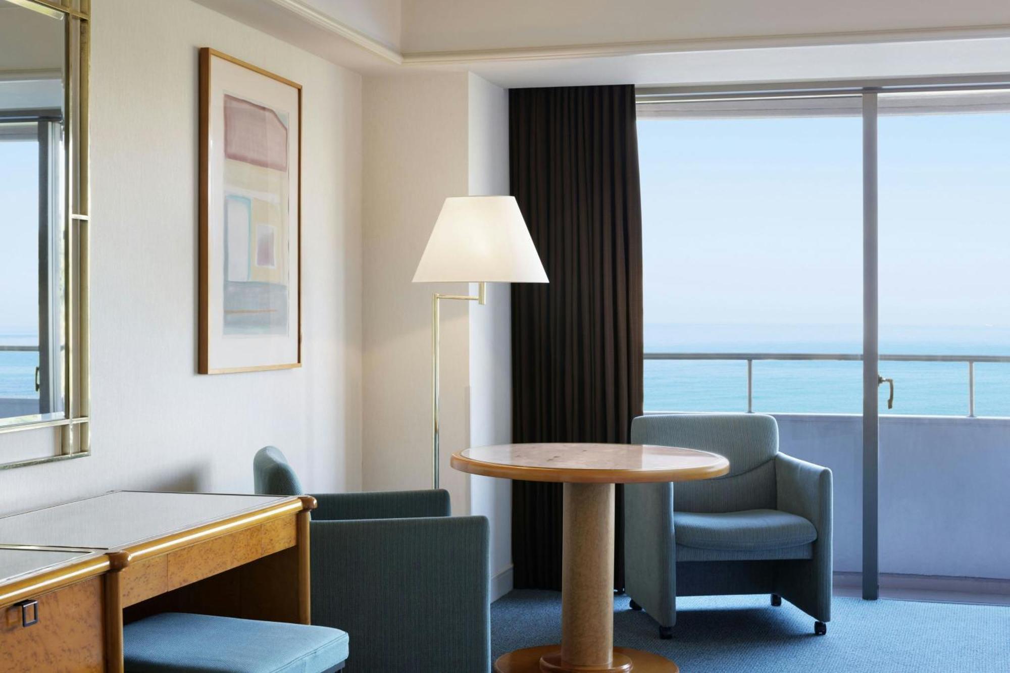 Sheraton Grande Tokyo Bay Hotel Urayasu Exterior photo